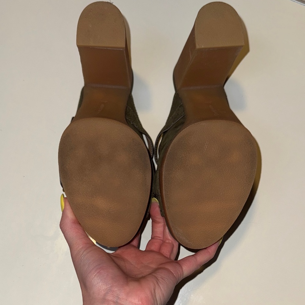 *PRACTICALLY BRAND NEW* Veronica Beard Olive Double Buckle Mules [SIZE 9] - Picture 9 of 9